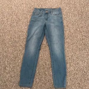 Universal thread jeans